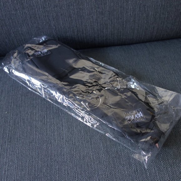 Dim Mak presents Steve Aoki 2023 Worldwide Air Pods Case and iPhone Case *NEW* - Picture 1 of 12